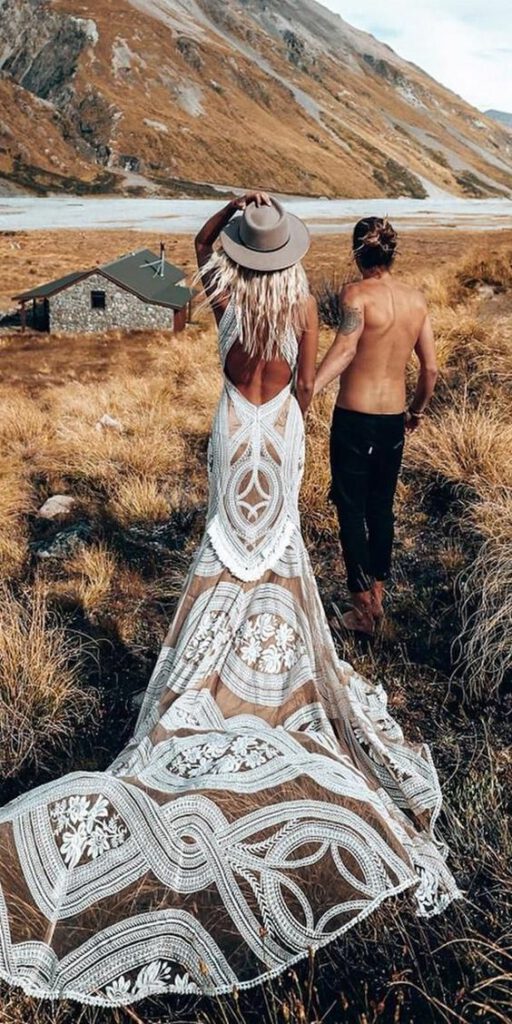Najpiękniejsze suknie ślubne w stylu BOHO 21 6be4f00fd5b7e71c5bf4b4d5d8b34119