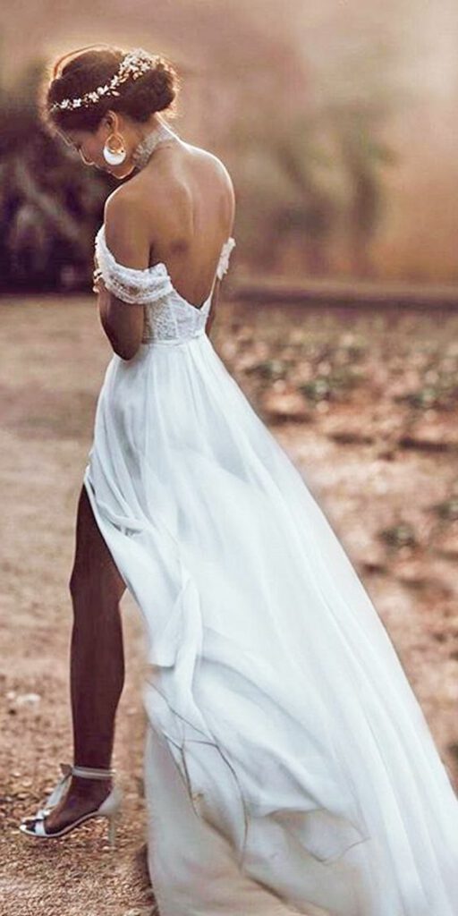 Najpiękniejsze suknie ślubne w stylu BOHO 33 ef1385a750bfe1c426f3ca11d98c4258